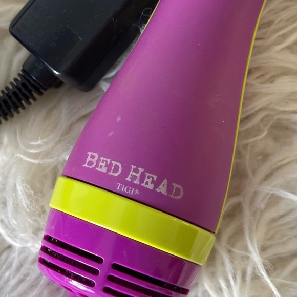 BEDHEAD by TIGI One-Step Hair Dryer and Volumizer Hot Air Brush - Picture 5 of 10
